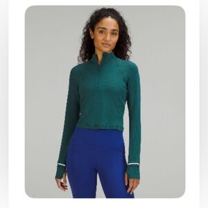 Lululemon It's Run Cropped Half Zip Jacket - Color Green Jasper